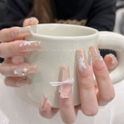 -花岐款式专研健康美甲沙龙