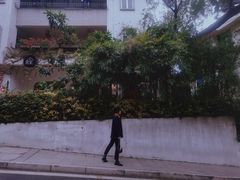-彳亍咖啡·这里(水湾路店)