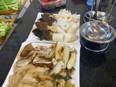-蘑统田下·野生菌火锅