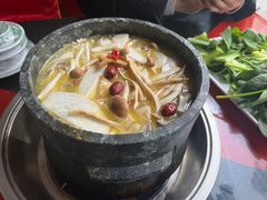 -南渝食府.墨脱石锅松茸鸡