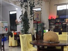 大堂-姚记抚仙湖石锅鱼庄