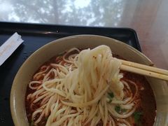 -亮亮面馆(经六路店)