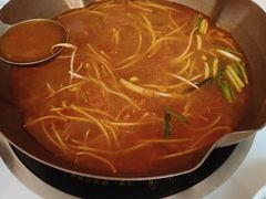 -毛辣果·贵州红酸汤牛肉火锅(西单店)