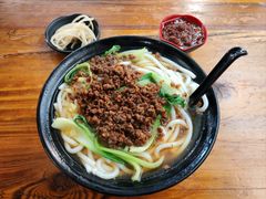 -丽虹云南过桥米线(兴工街店)