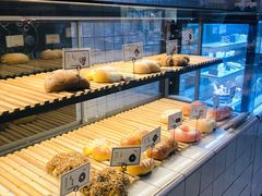 欧包-野上麦田(中贸广场店)