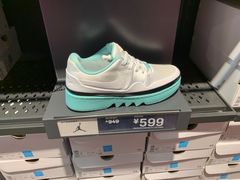 -NIKE上海青浦优选体验店