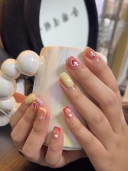 -芊屿芊浔美甲