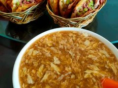 驴肉火烧-门框胡同百年卤煮(新街口店)