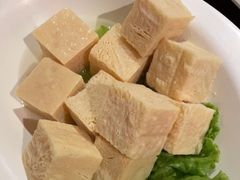 -老牌坊云南鱼豆花火锅(哈西万达店)