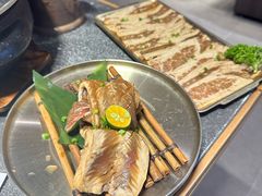 -草家酱蟹炭火烤肉店(珲春南路二店)