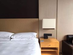 -上海漕河泾万丽酒店