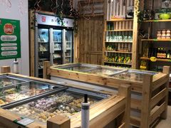 面包甜点陈列柜-锅圈食汇火锅烧烤食材超市(凤城六路店)