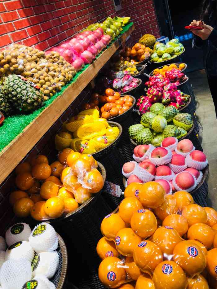 鲜果汇(楚河汉街店)-"很多当季的水果,看起来都特别的新鲜,菠萝.