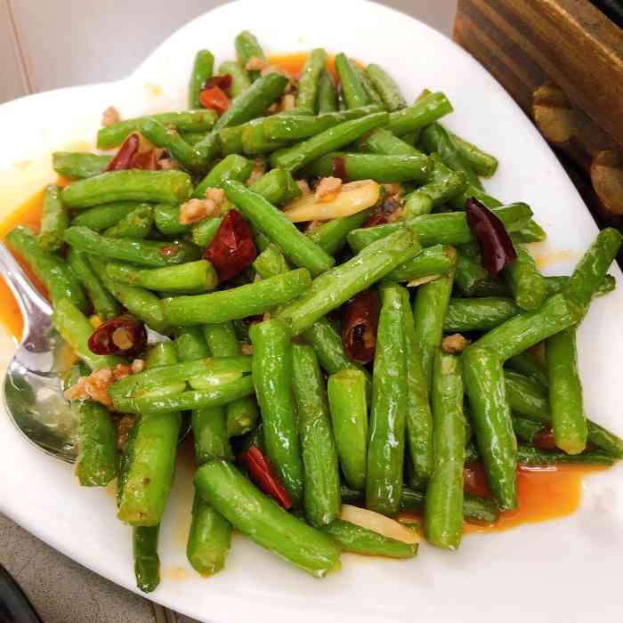 新福记餐厅(2号店)-"环境很好,就像回到中国,老板放了邓丽君和.