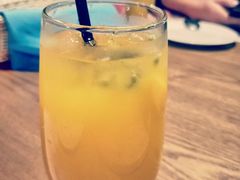 -樱花里音乐餐吧·牛扒椰子鸡(东圃店)