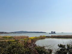 -亮河湾山庄