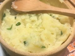 -云海肴·汽锅鸡·云南菜(天山百盛优客店)