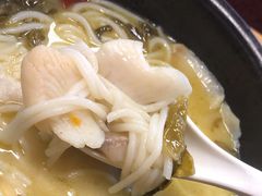 -灵芝妹子海鲜米线(香炉礁山姆店)