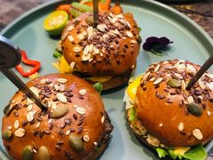 -HIGH FIVE哈福手工汉堡(桂林路店)