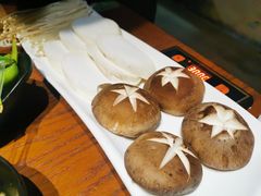 菌菇拼盘-爱合牛·和牛烧肉&和牛火锅放题(伊势丹南京路店)
