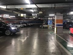 -苏宁广场-停车场