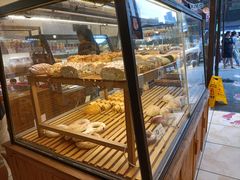 面包甜点陈列柜-BROAD面包路·欧式面包(龙湖时代C馆店)