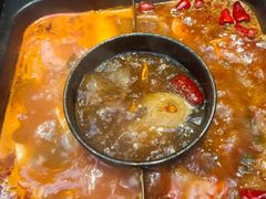 -老牌坊云南鱼豆花火锅(哈西万达店)