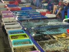 -霞涌市场海鲜摆卖区