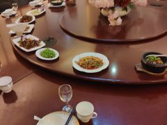 -山珍王国·云南野生菌石锅鱼