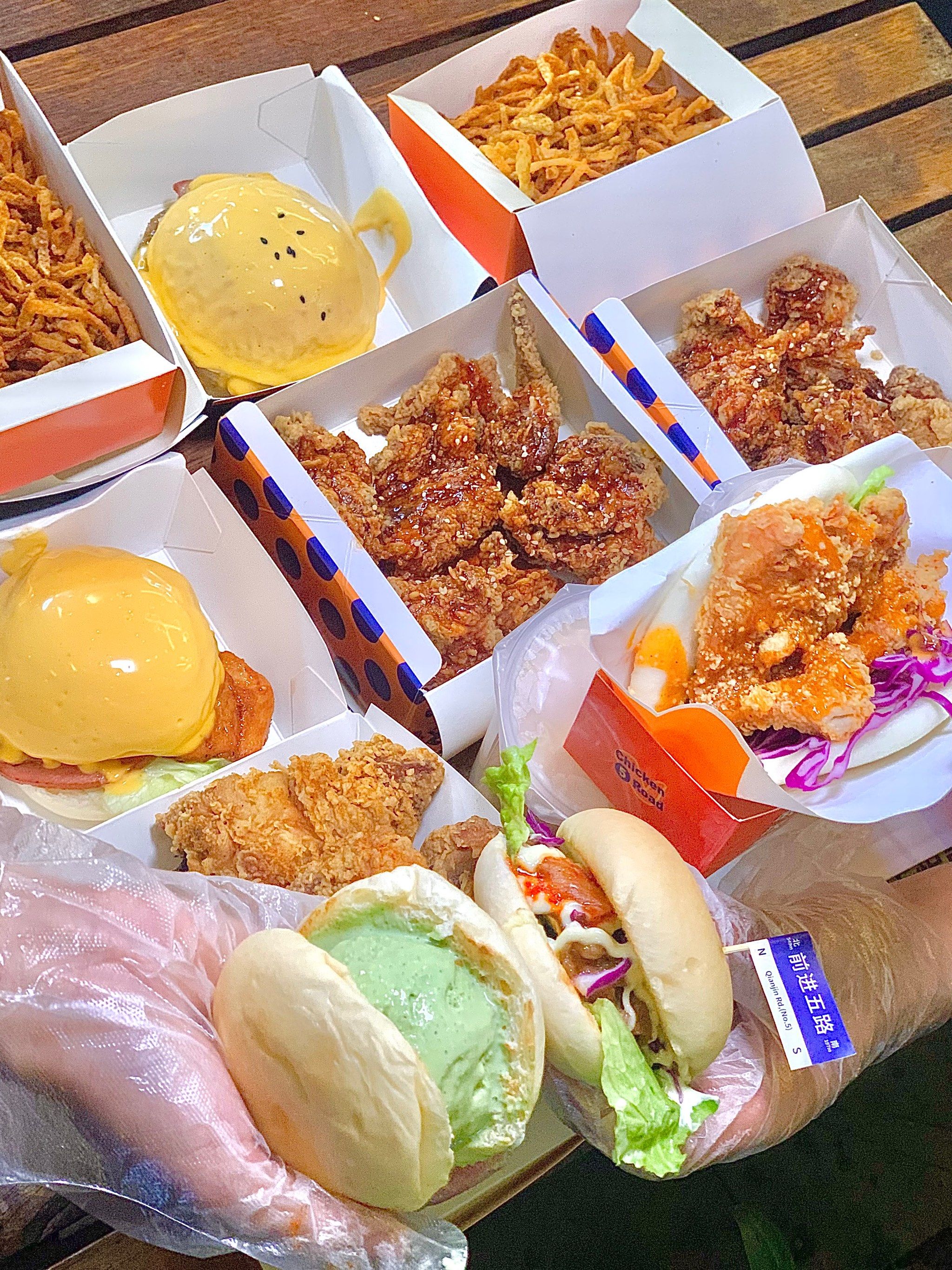 真想每天都吃到这个冰激凌汉堡啊超可爱