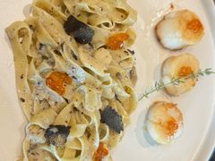 -Chom Cafe and Restaurant