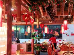 大堂-野山舂·贵州现舂酸汤火锅(鸿通城店)