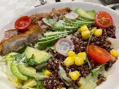 鸡肉牛油果藜麦沙拉（5月上新）-西堤牛排(南京龙江店)