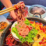 第一次吃藤椒滑牛肉！这家老火锅的菜不摆了