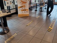 -麦当劳(军博店)