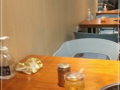 大堂-老何家后安粉·糟粕醋海鲜火锅(三亚湾椰梦长廊店)