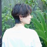 可爱蓬松的短发滊发与清爽的露耳短发搭配起来