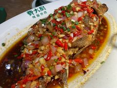 香酥大鲫鱼-费大厨辣椒炒肉(万家丽一店)