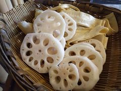 -茅草房·河畔园林火锅