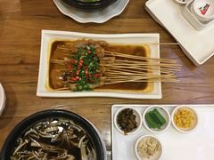 -花馬肆.云南过桥米线(汉神购物广场现场熬汤店)