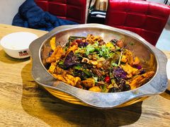 -愉肴麻辣香锅(中山路店)