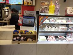 -85度C(生甜甜圈研究工坊·上海平凉店)