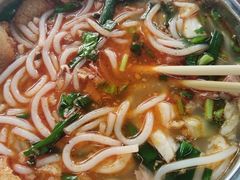 -鸿浩扒猪脚米线