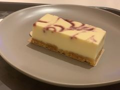 朗姆焦糖榛果脆蛋糕-星巴克臻选(上海陆家嘴中心店)