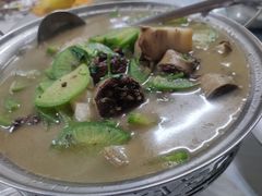 血肠炖萝卜-鸿运美食府