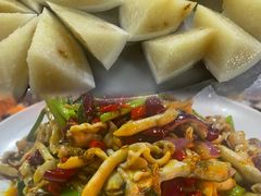 -三亚火车头万人海鲜广场