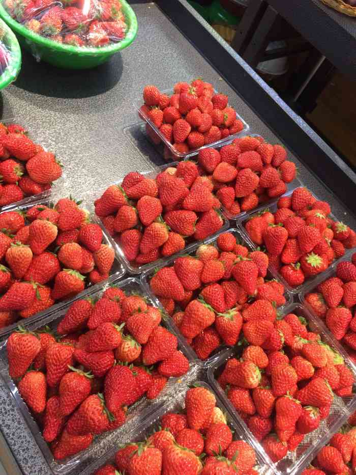 新大地生鲜-"东门附近新开了这家生鲜超市,有鲜肉鲜鸡蛋.