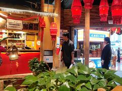 -老滇山寨•云南特色菜•地方菜•民族风情歌舞表演(金碧店)