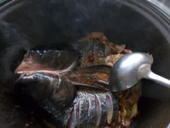 柴锅炖鱼-姥家大锅台水库渔家