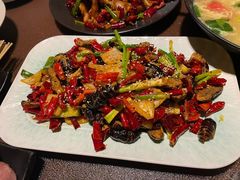 -曼听小寨海鲜烧烤·大连辣炒大王(盖州街店)
